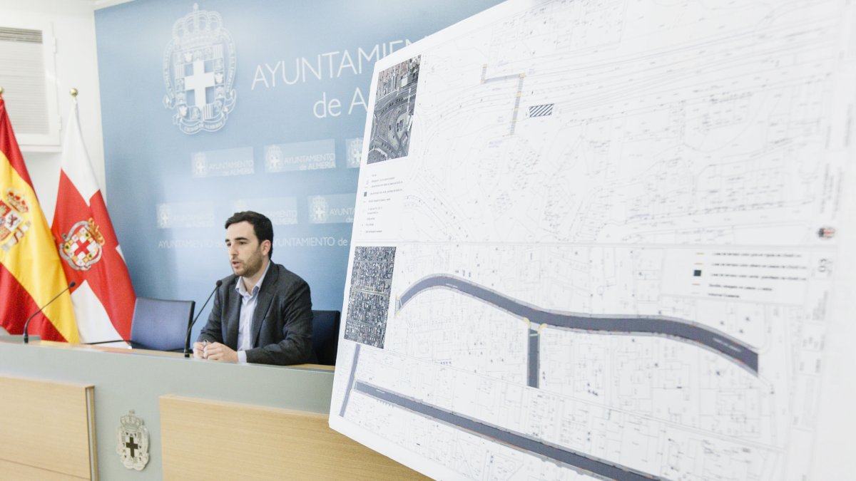 Carlos Sánchez, concejal de Fomento, Comercio y Playas