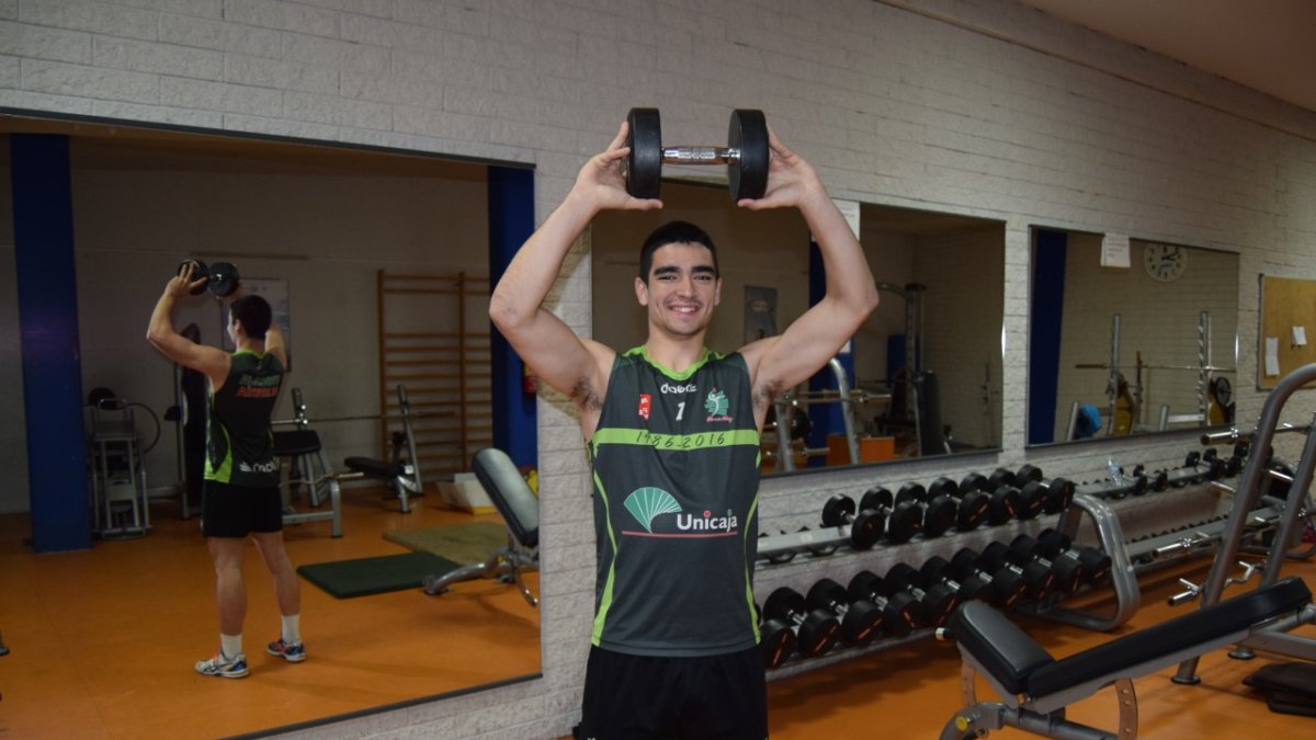 Javier Alemán se prepara para pelear la Superliga.