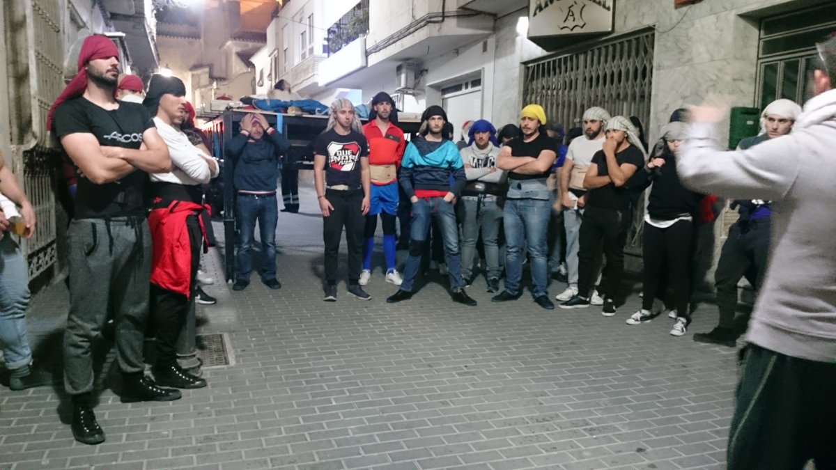 Ensayo de la cuadrilla de costaleros del trono de la Oración en el Huerto.