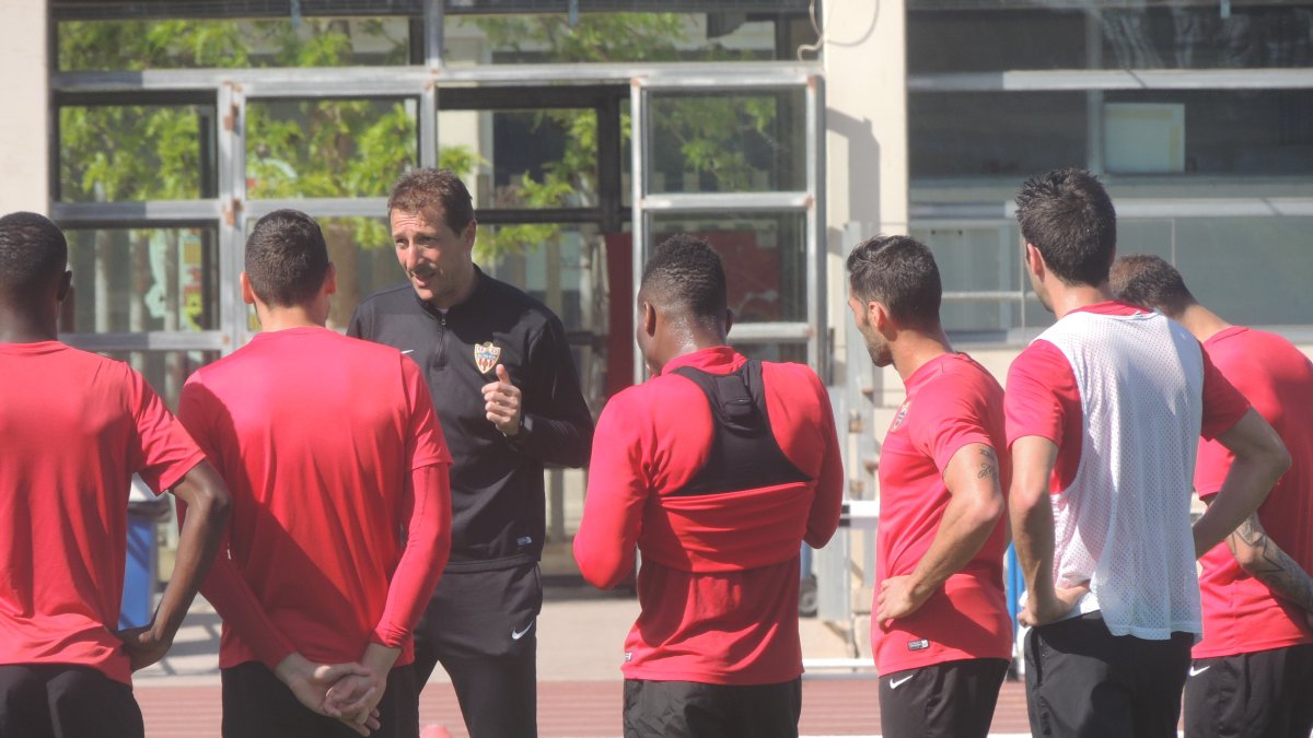 Charla de Ramis este martes en el campo Anexo.