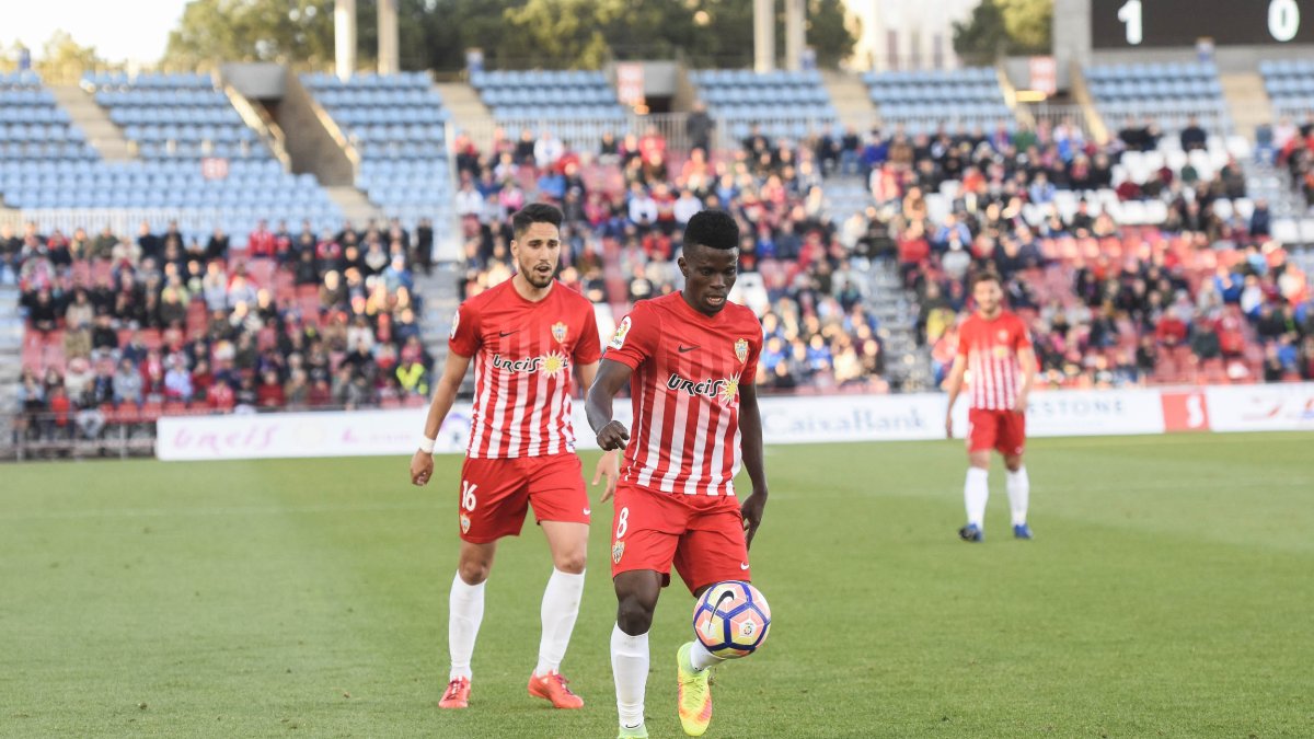 Azeez en el partido contra el Alcorcón.