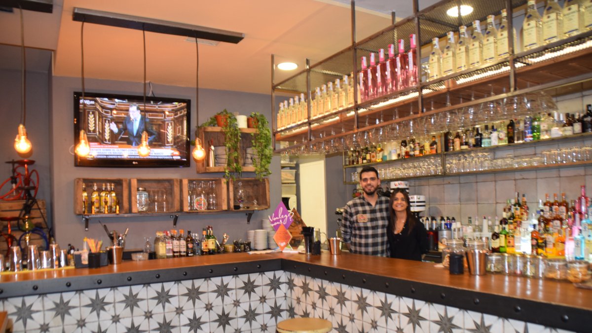 Canta la Gallina, en calle General Tamayo, para desayunos y cafés.