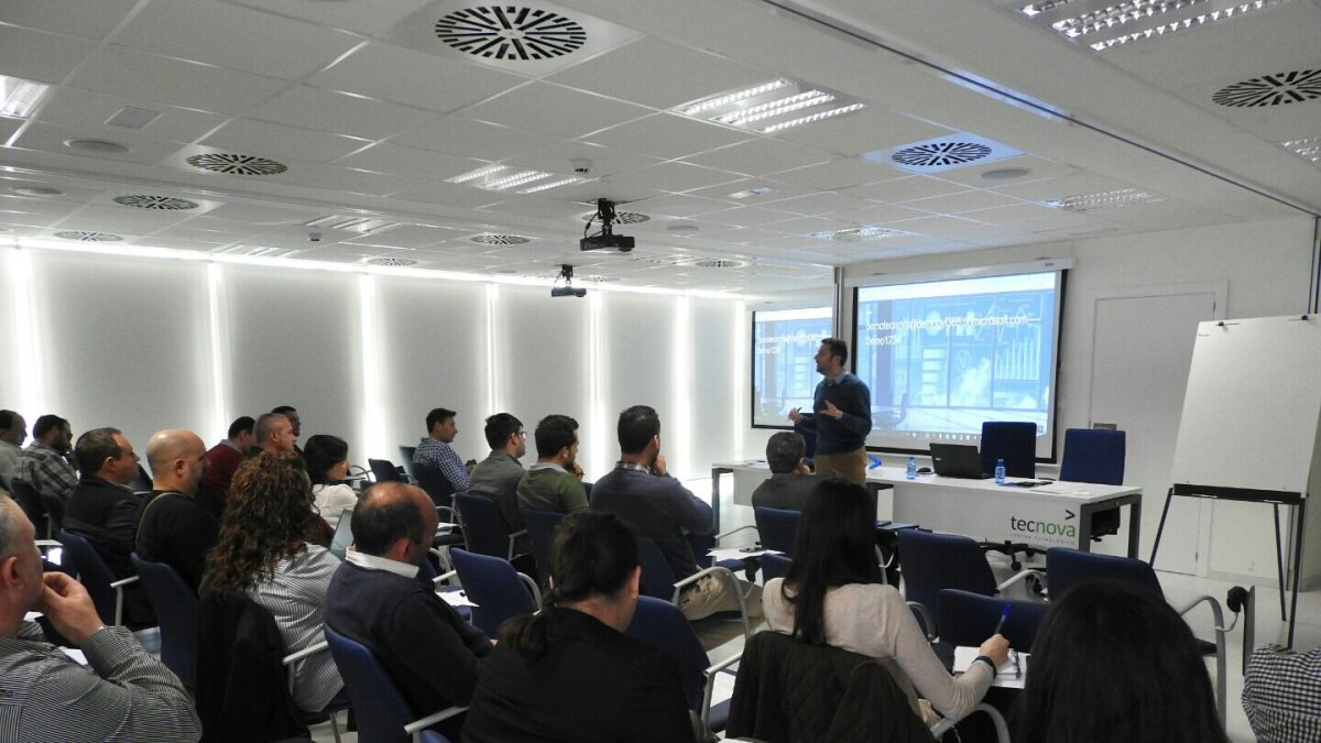 Reunión con los empresarios para presentar el programa