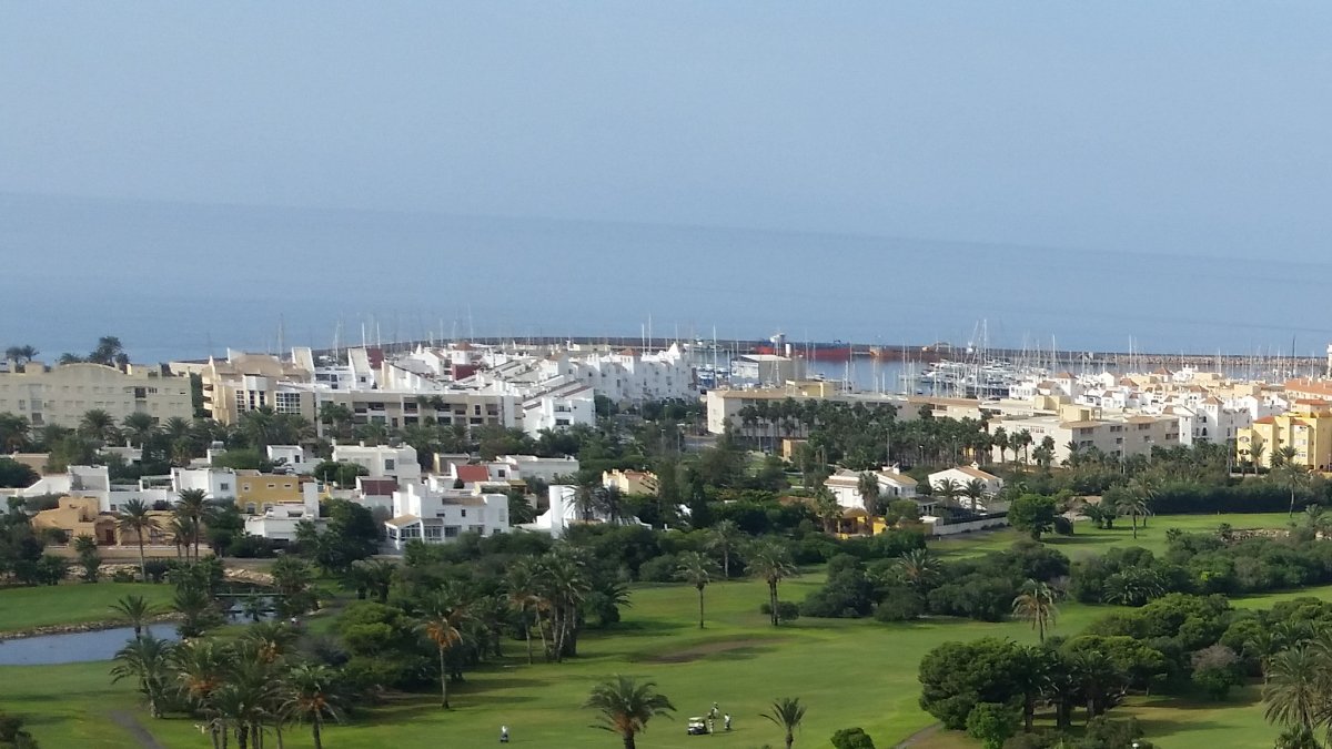 Almerimar seguirá acogiendo a numerosos turistas.