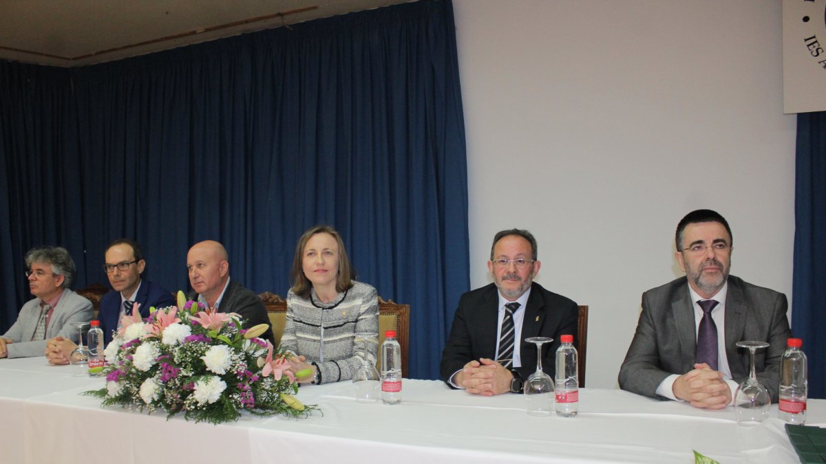 Andrés Cabrera López, Alfonso García Sánchez, Francisca Fernández, delegada de Educación; José Tuvilla Rayo y Juan Miguel López García presidieron el