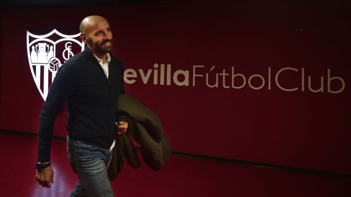 Monchi prepara las maletas buscando nuevo destino.