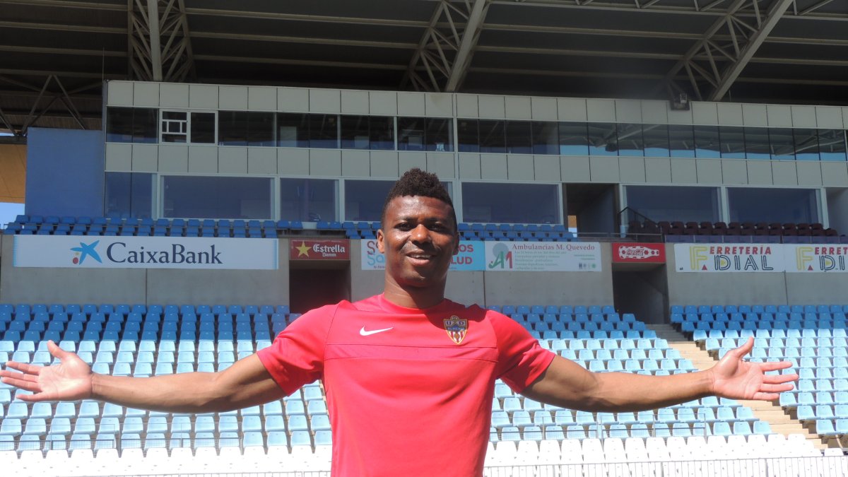 Kalu Uche, este lunes, ha posado para LA VOZ.