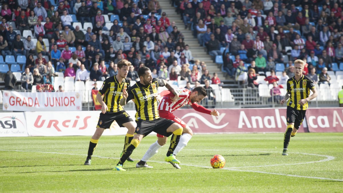 Puertas en el Almería-Zaragoza de la pasada Liga.