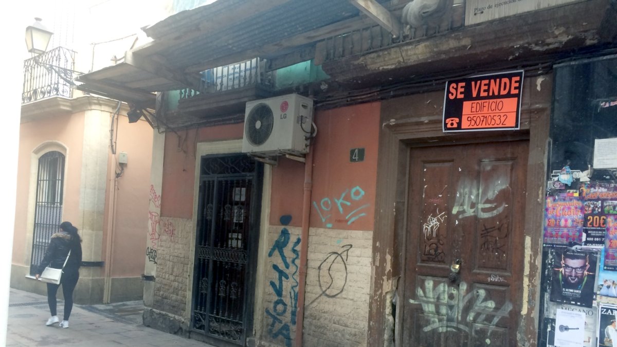 El edificio  suma una superficie construida de 240 metros donde estuvo  el Jarapa.