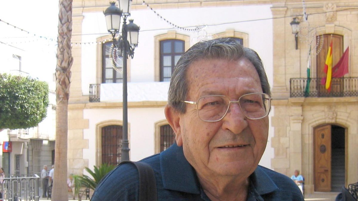 Ezequiel Navarrete, en la Plaza Mayor de Vera.