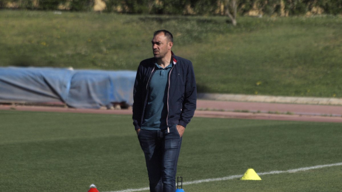 Raúl Lozano no se debe quedar con las manos en los bolsillos ante la que se avecina.