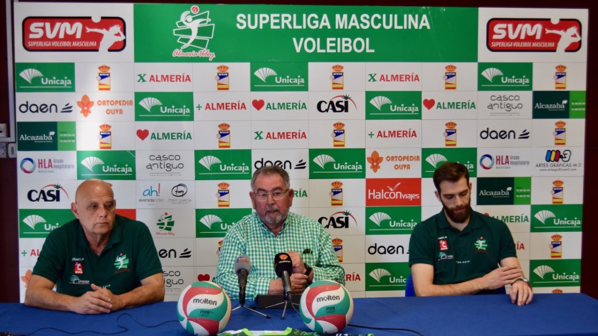 Ramón Sedeño ha felicitado a sus jugadores por la gran primera fase de la Liga.