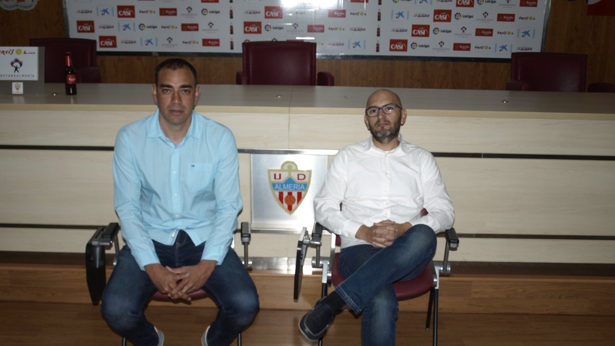 Lozano y Alfonso posan para LA VOZ.