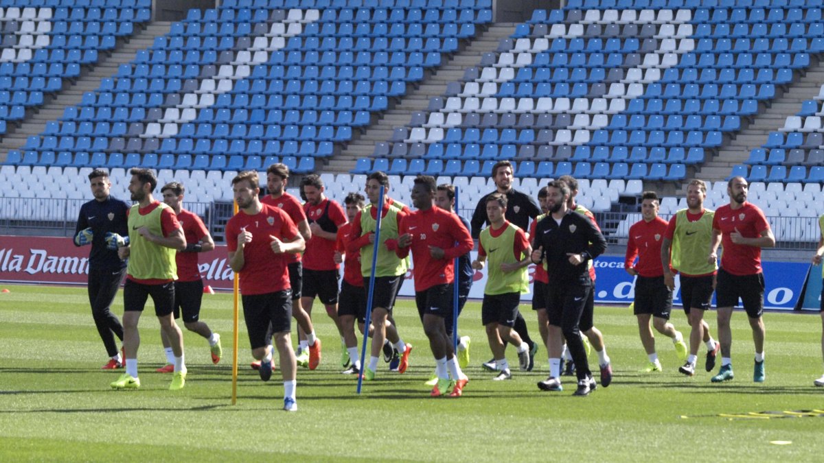 El Almería luchará hasta el final por no descender.