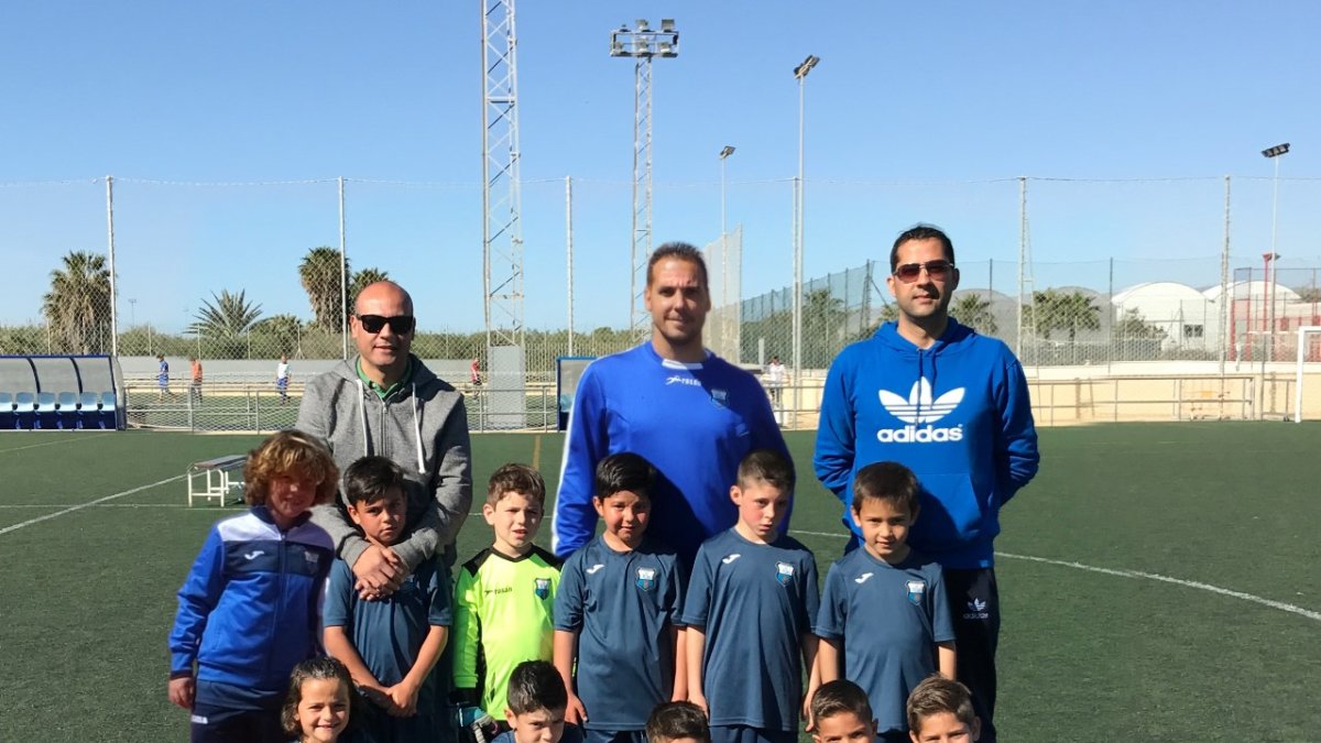 Los campeones de la Escuela TAE.