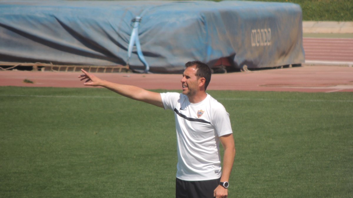 Esteban Navarro.