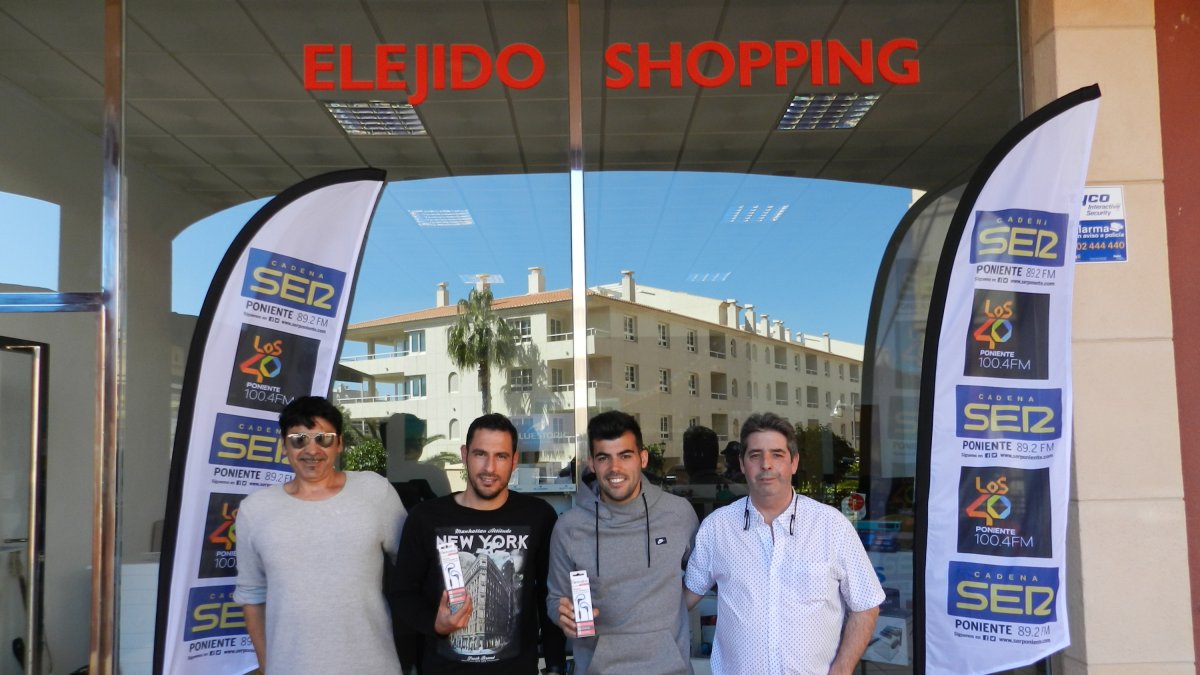 Equipo de elejidoshopping.es junto a Dani y Rubén.