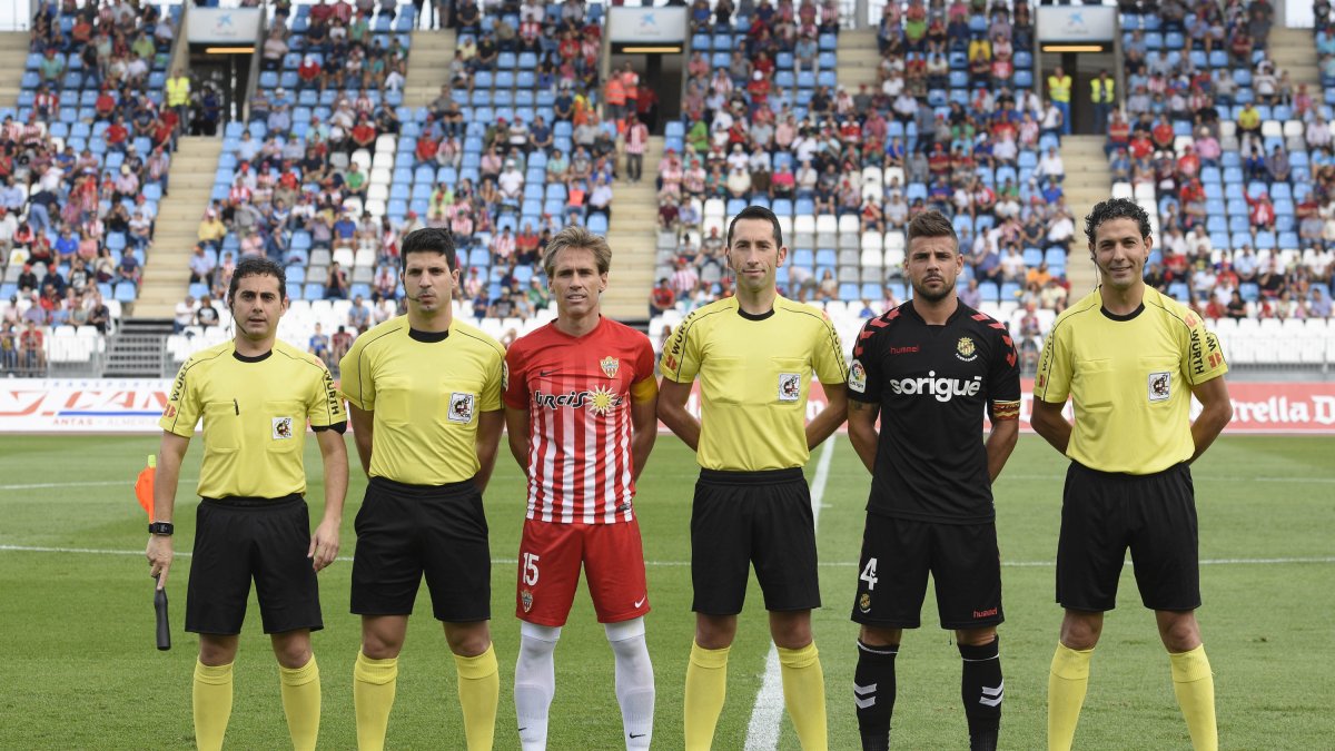 Sagués pitó al Almería en casa ante el Nástic.
