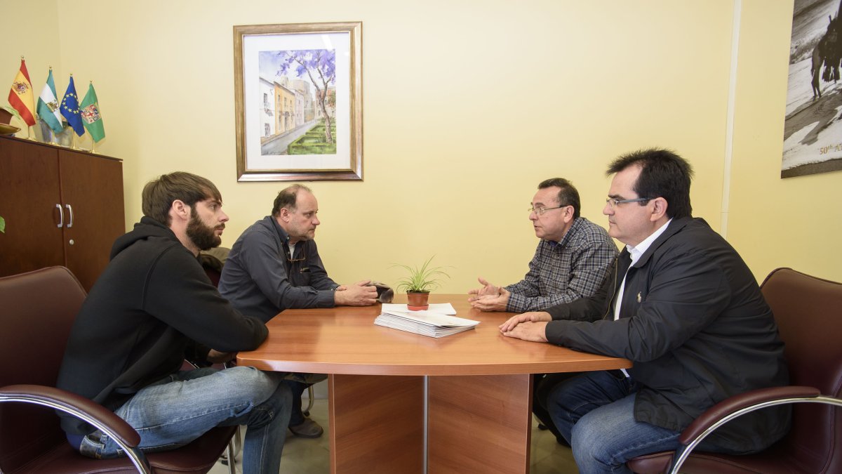 Encuentro entre Meñakoz Films y la Diputación.