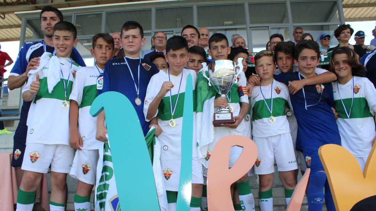 El Elche se impuso en alevines al Rayo Vallecano.