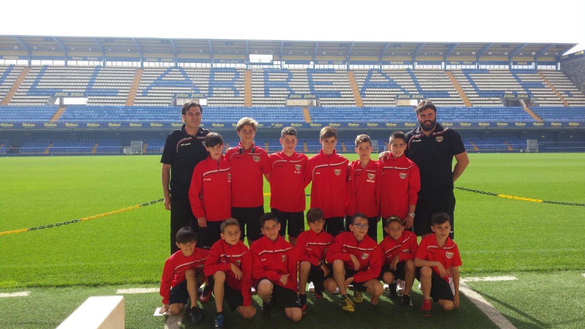 Foto de familia del Pavía alevín.