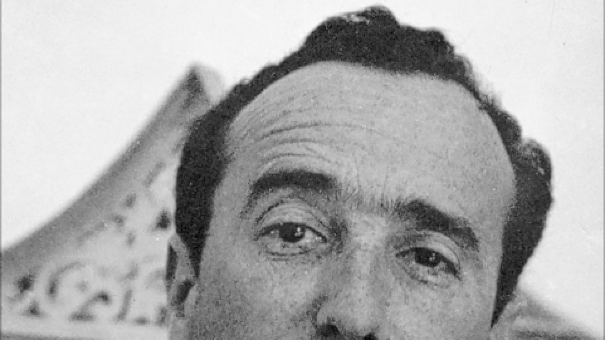 El autor del diccionario, Esteban Carrillo.