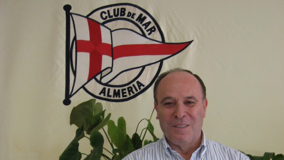 Paco Sierra, propietario del restaurante Club de Mar.
