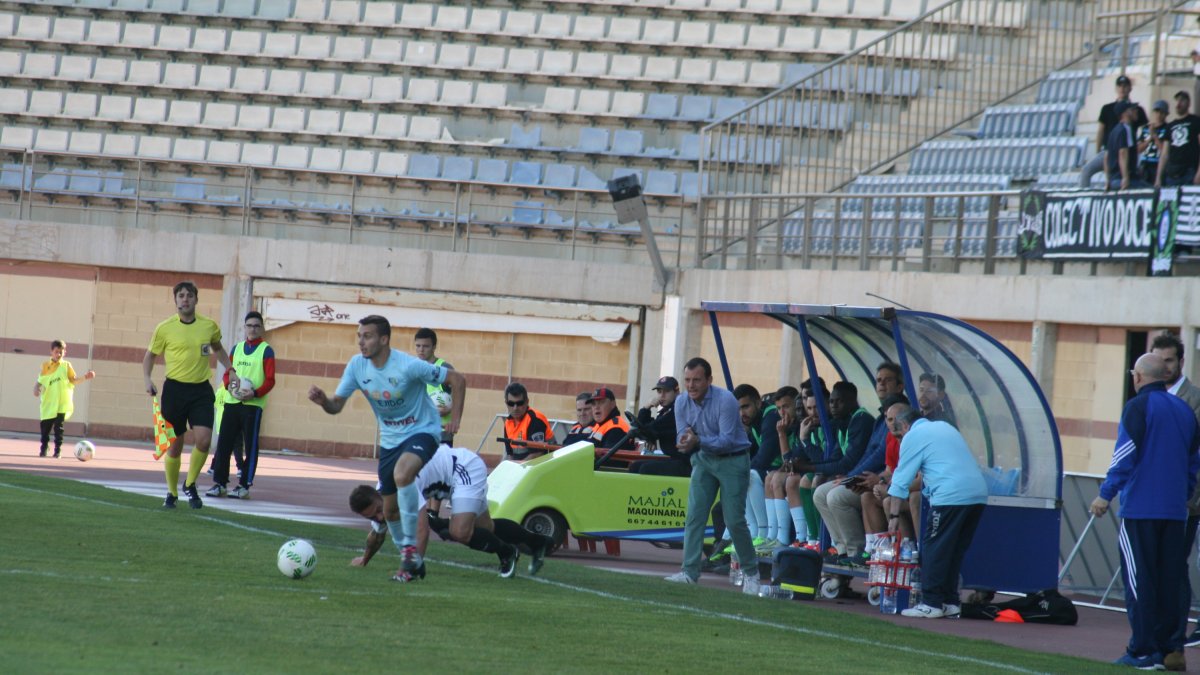 Alfonso podría viajar.