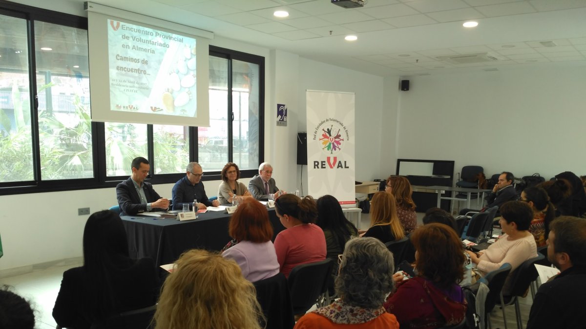 Inauguración de la segunda jornada del encuentro de voluntarios en la Residencia Universitaria Civitas. a.a.