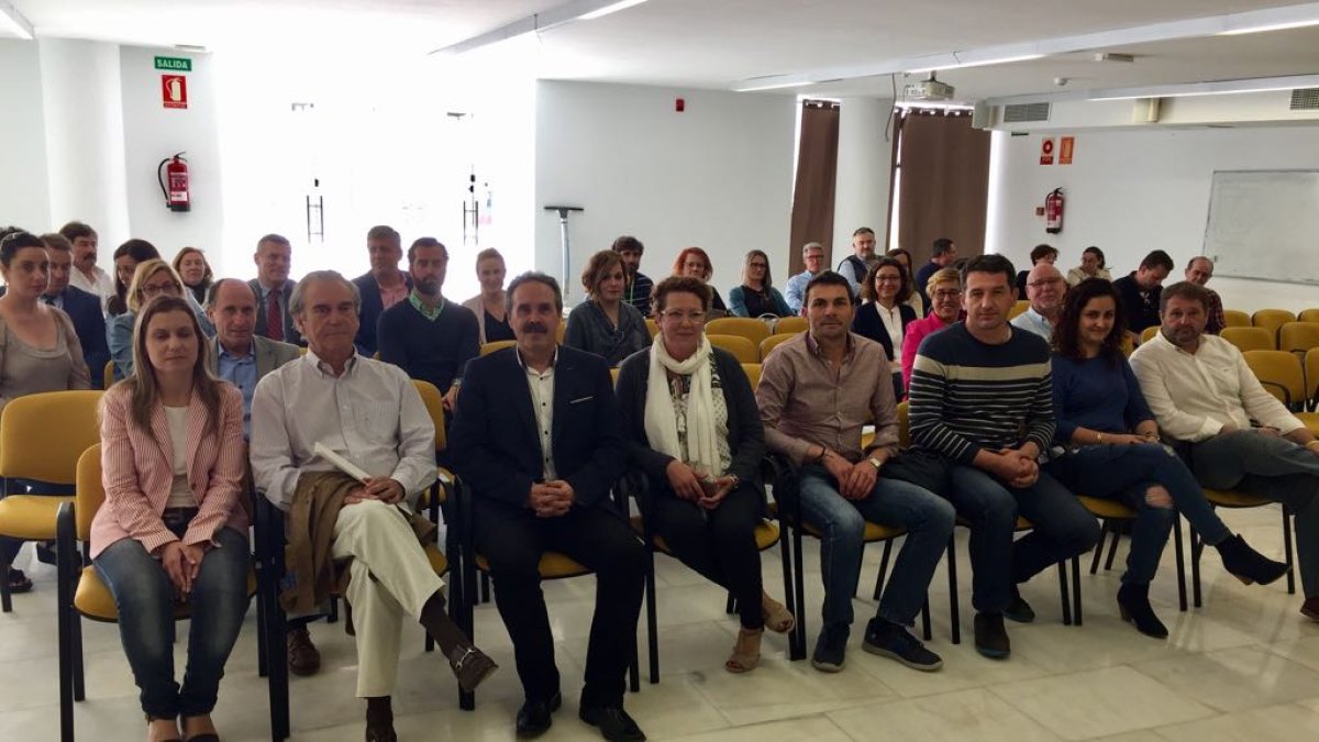 Alfredo Valdivia se ha reunido con concejales y empresarios turísticos del Levante en Garrucha.