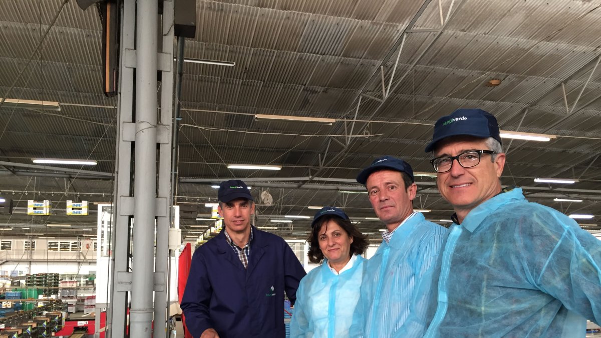 Representantes de la interprofesional Hortiespaña junto a Esther Valverde.