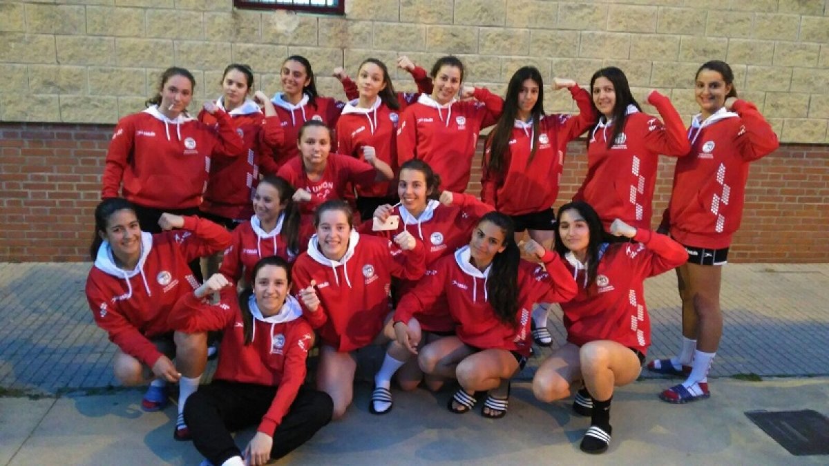 El equipo cadete del Balonmano Roquetas.