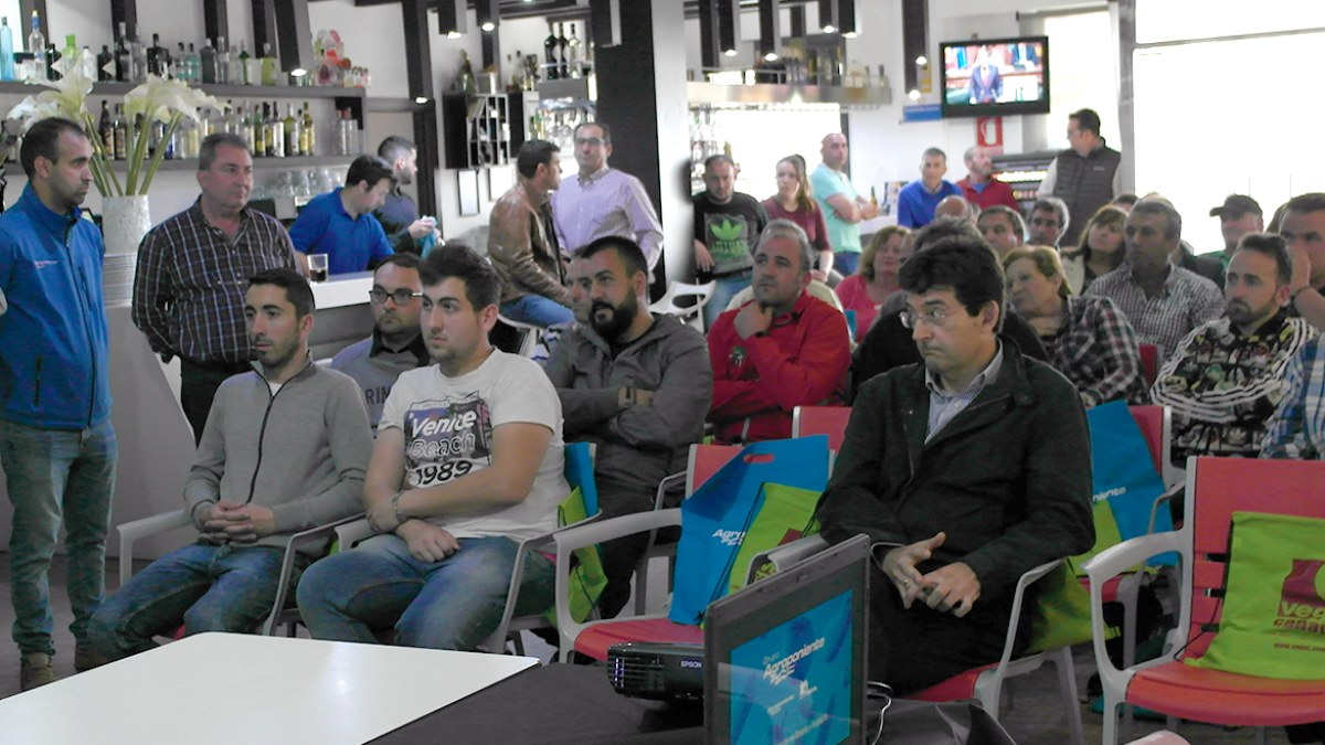 Reunión de Grupo Agroponiente con agricultores murcianos