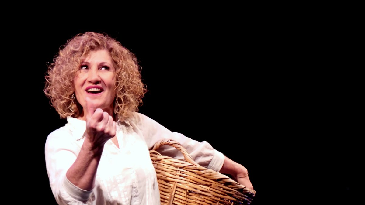 Sensi Falán durante la representación.