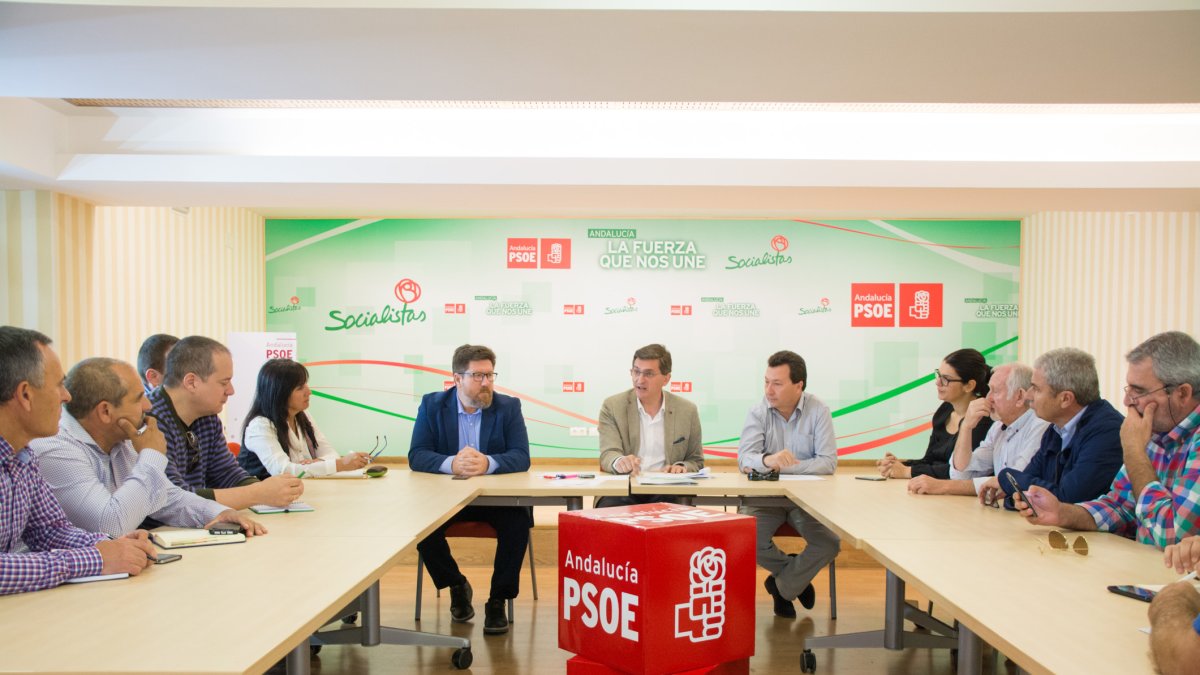 Reunión ayer de Mesa del Agua y PSOE.