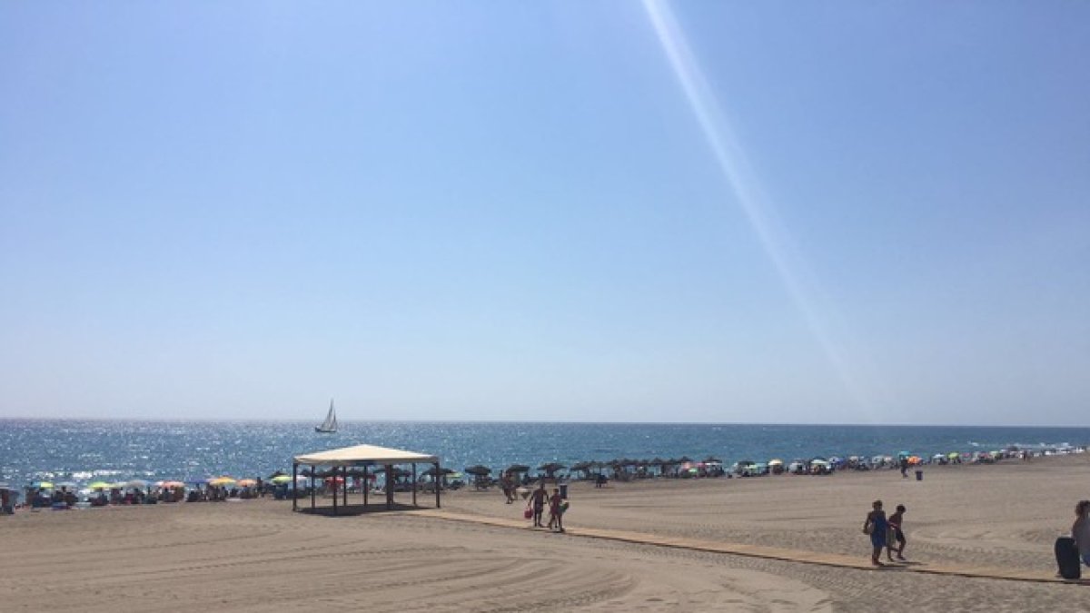 Hamacas en las playas de Mojácar durante el pasado verano.