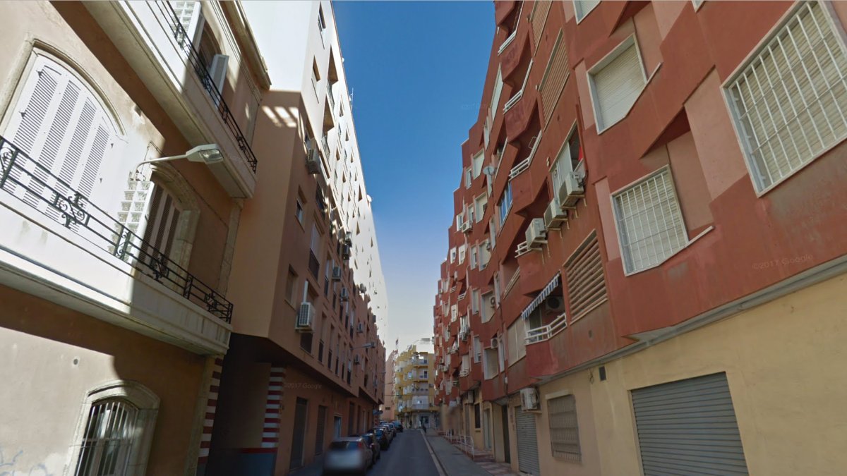 Los hechos se produjeron el sábado en la Calle Alborán, perpendicular al Parque Nicolás Salmerón.