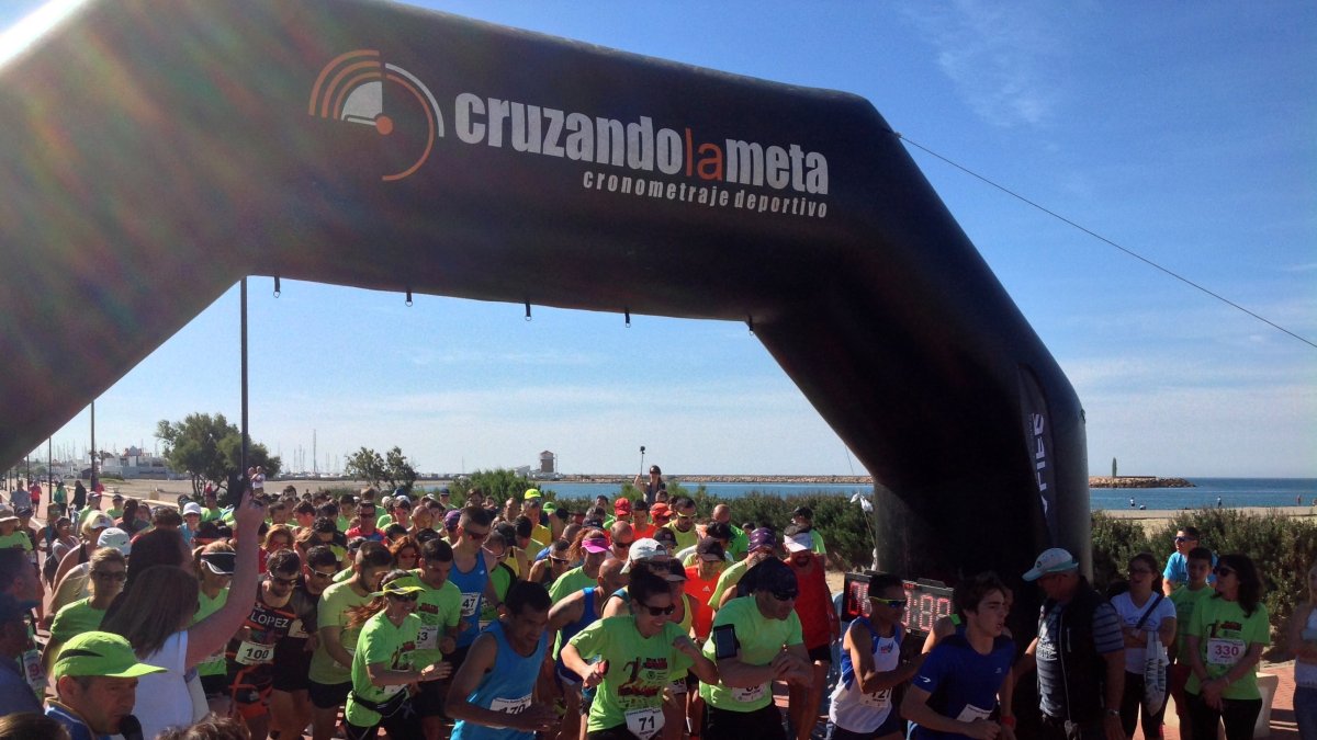 Salida de una de las carreras de adultos en Almerimar.