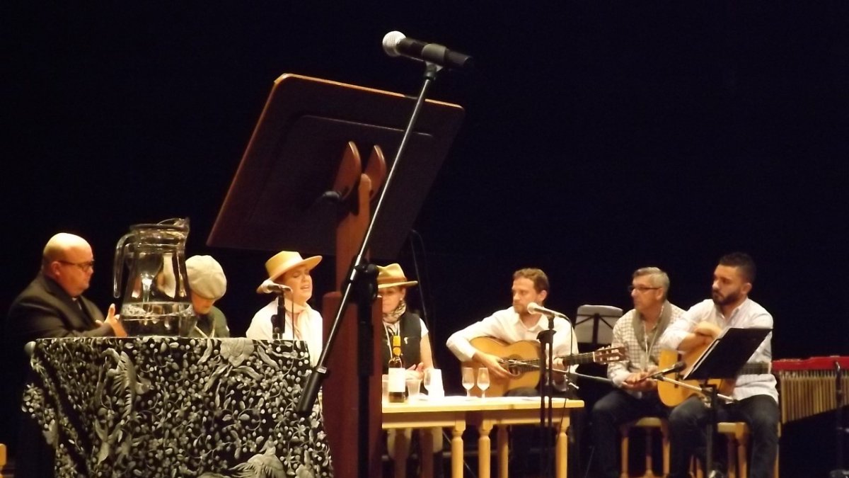 El pregonero mezcló en su emotivo Pregón fragmentos recitados de viva voz y otros cantados.