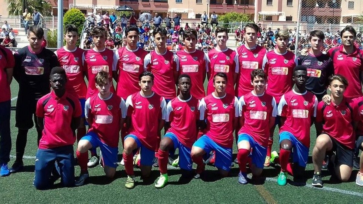 La plantilla cadete del Roquetas.