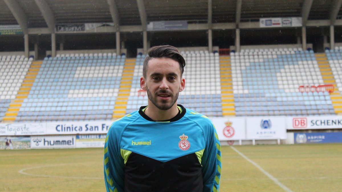 Iago Díaz en el Estadio Reino de Léon.