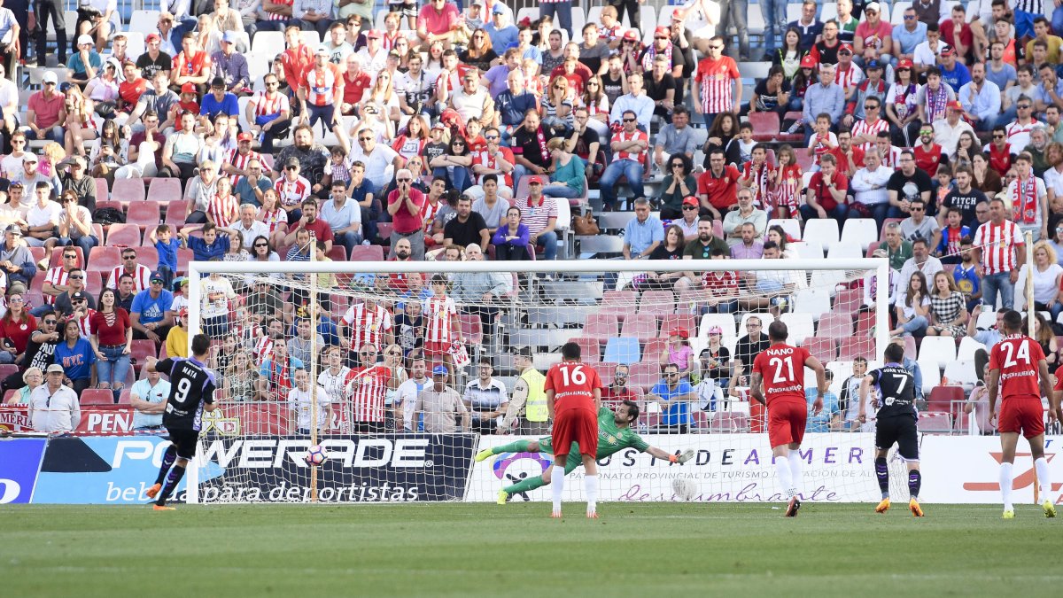 Casto sigue siendo un seguro de vida para el Almería.