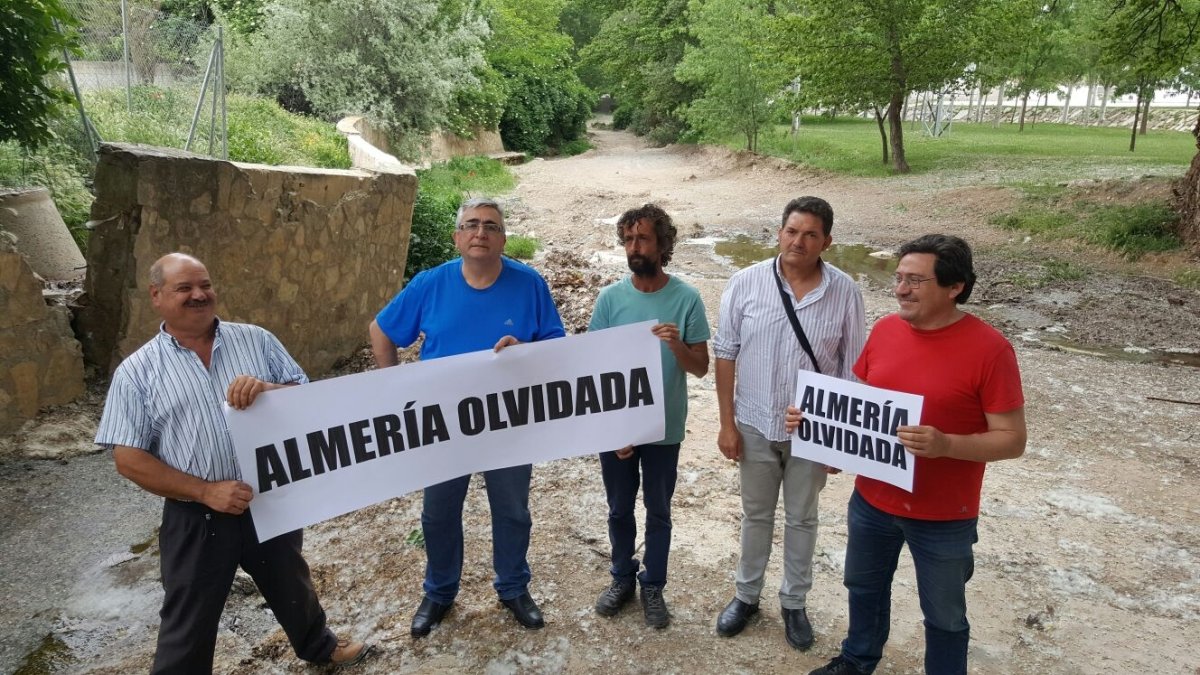 Reclamación de miembros de IU en Los Vélez.