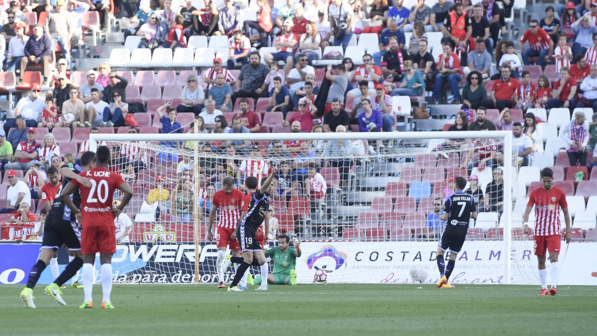 Casto tras encajar el tercero del Valladolid.