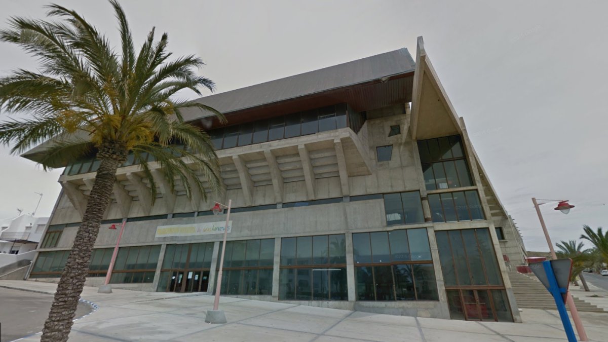 El polideportivo lleva años sin hacer uso de casi la totalidad de su capacidad.