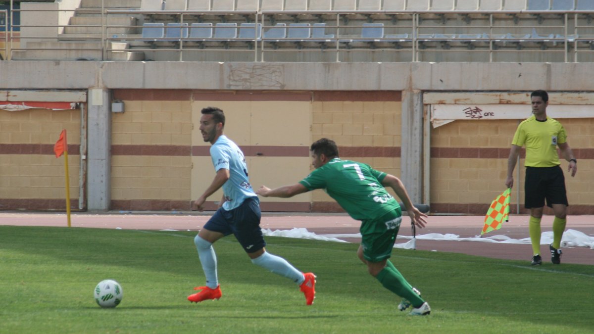 Álvaro Ocaña durante un partido de liga.