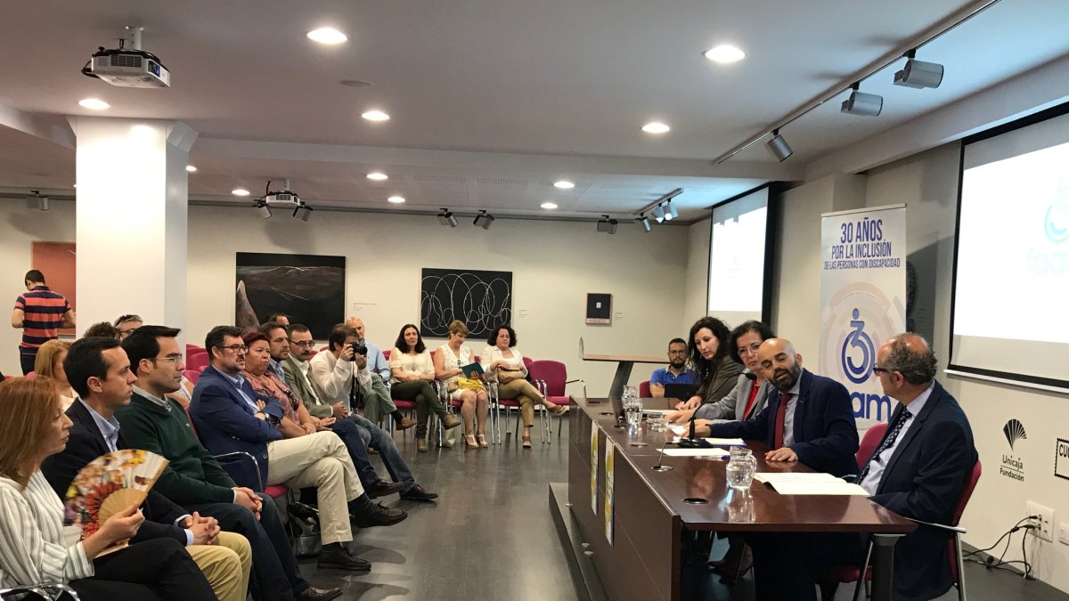La jornada de la FAAM se ha desarrollado en la sede de Unicaja.