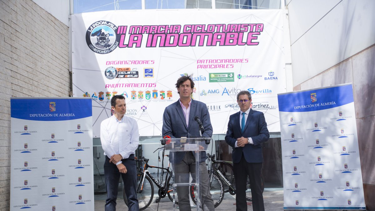 El alcalde de Berja, Antonio Torres, junto a Juanjo Salvador.