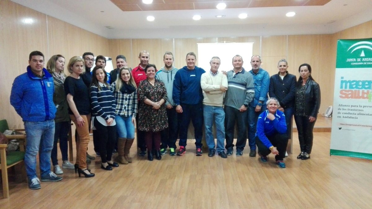 21 profesionales relacionados con el deporte participaron en el taller.