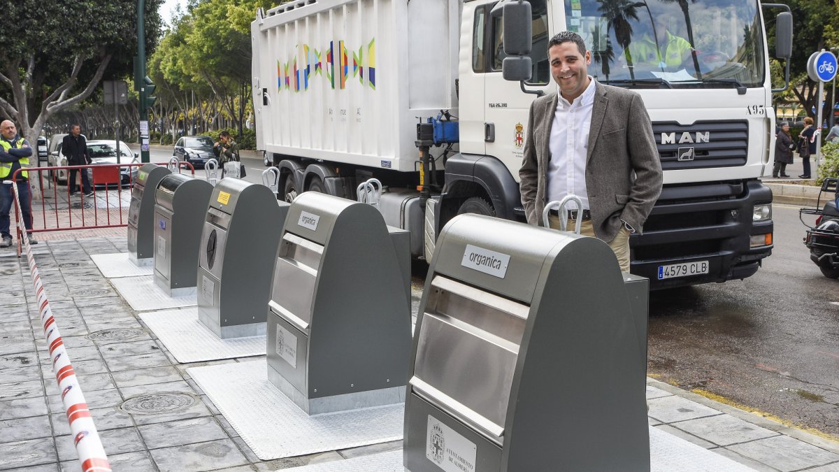 Contenedores soterrados en la zona de la Rambla de la capital